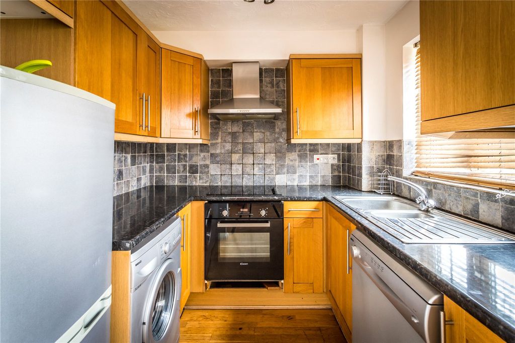 Property photo 2 of 7 Picture No. 04