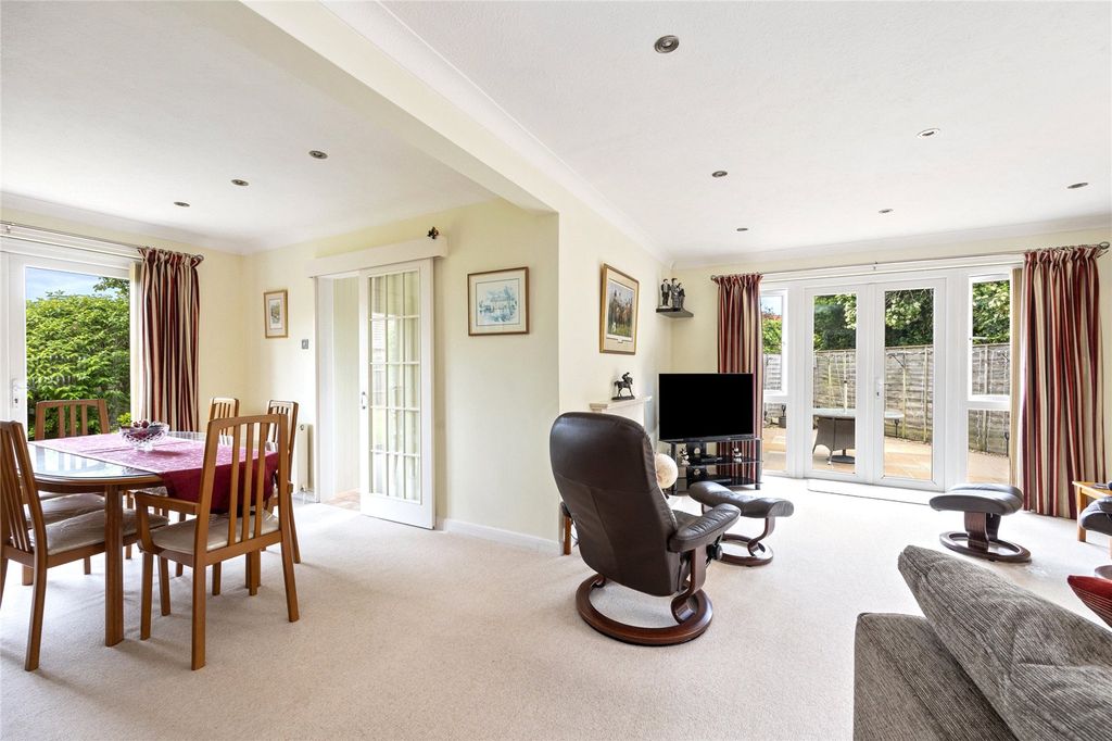 Property photo 2 of 17 Picture No. 29