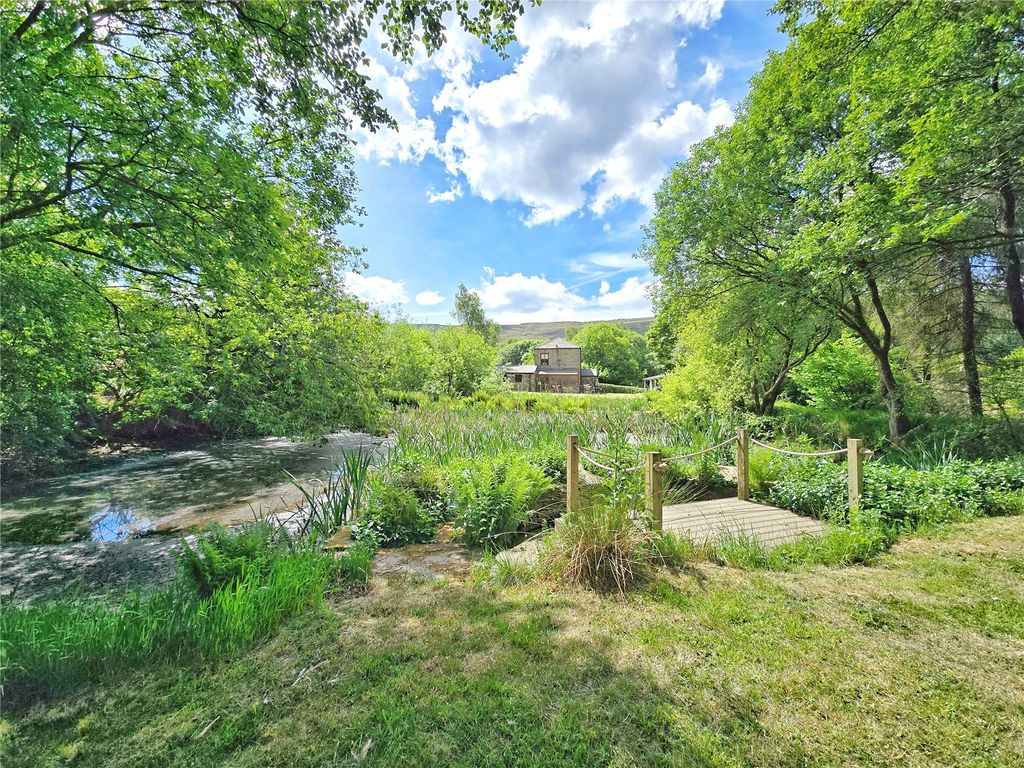 Property photo 2 of 30 Pond &amp; Gardens