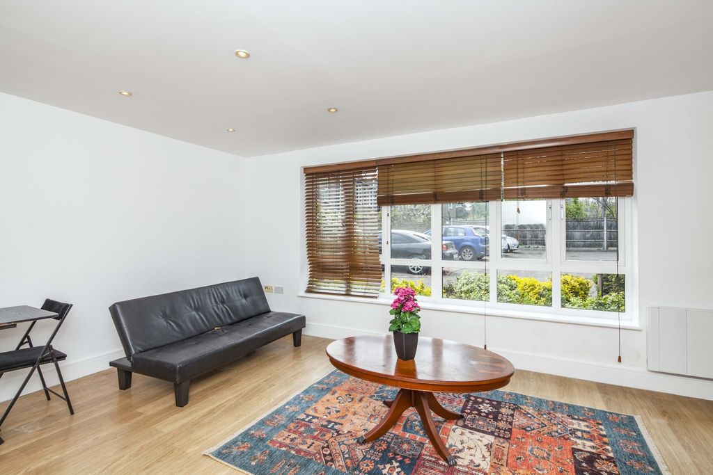 Property photo 2 of 10 Reception