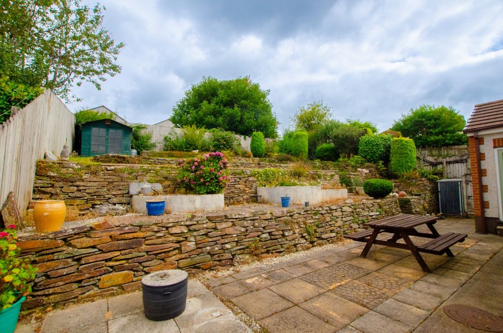 Property photo 2 of 14 20 Scarletts Well Park Tps Bodmin Branch 01208 872