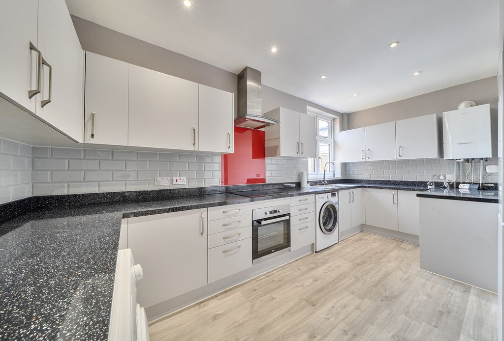 Property photo 1 of 17 1480092-9-6A30F65...
