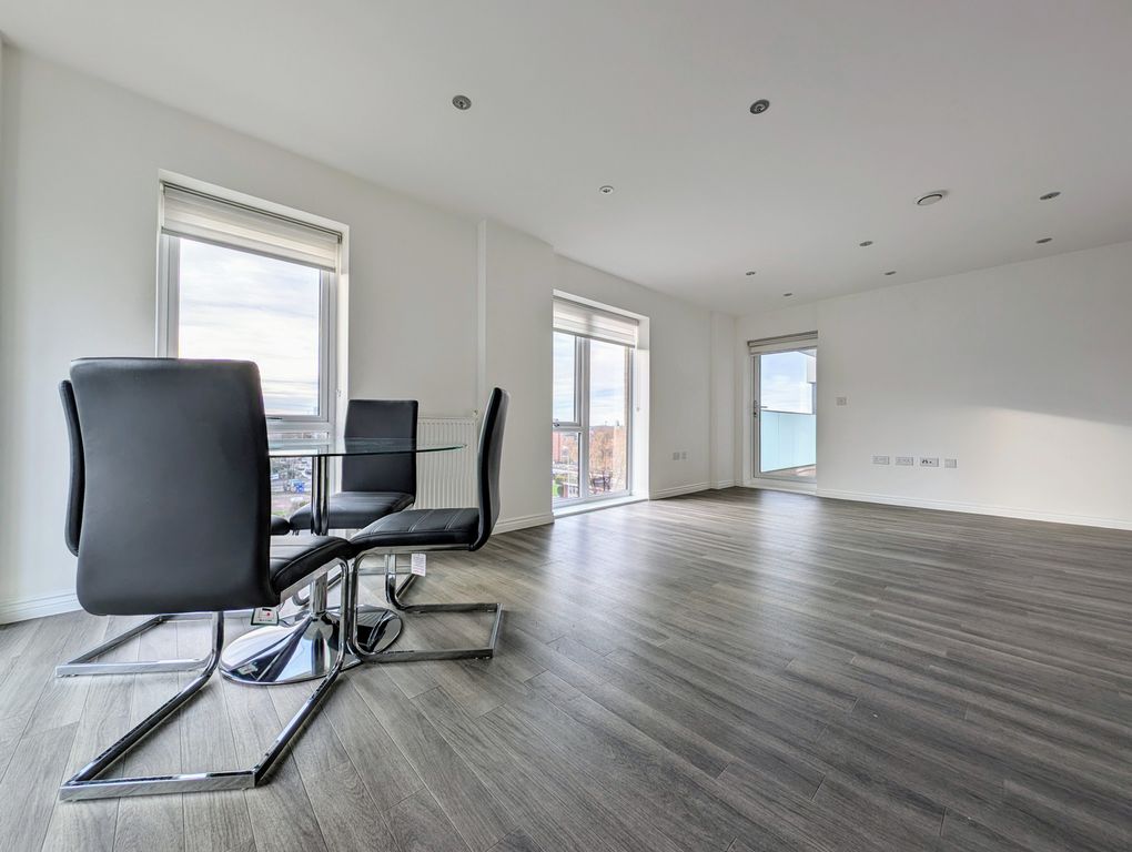 Property photo 3 of 14 Living Room