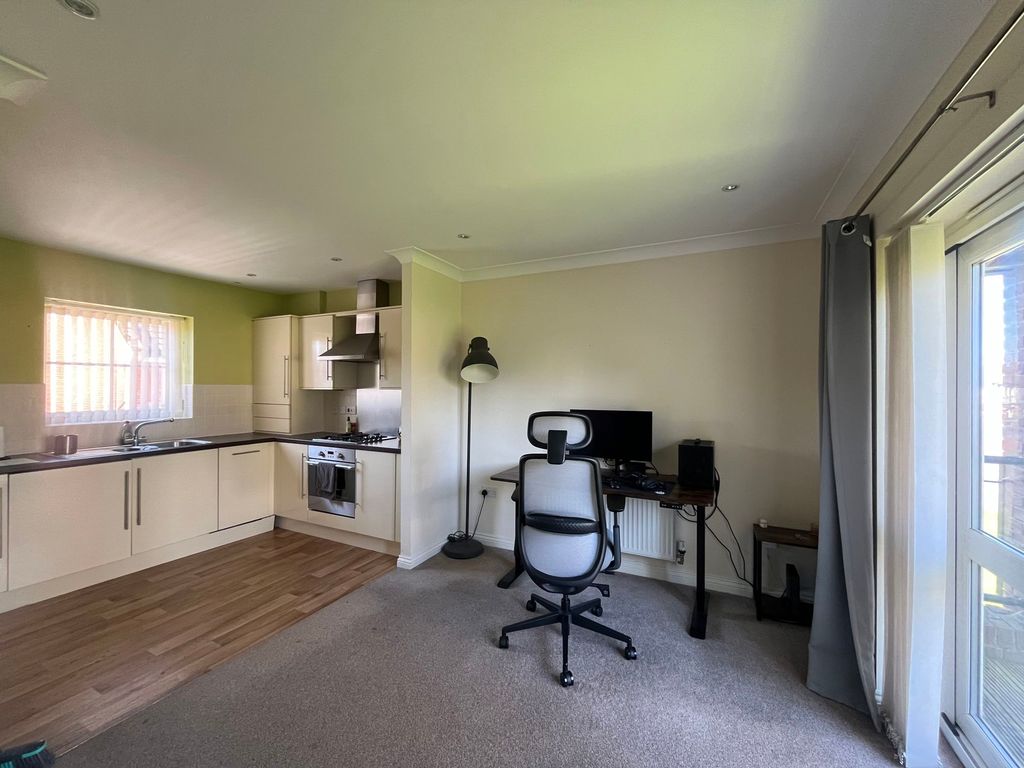 Property photo 3 of 11