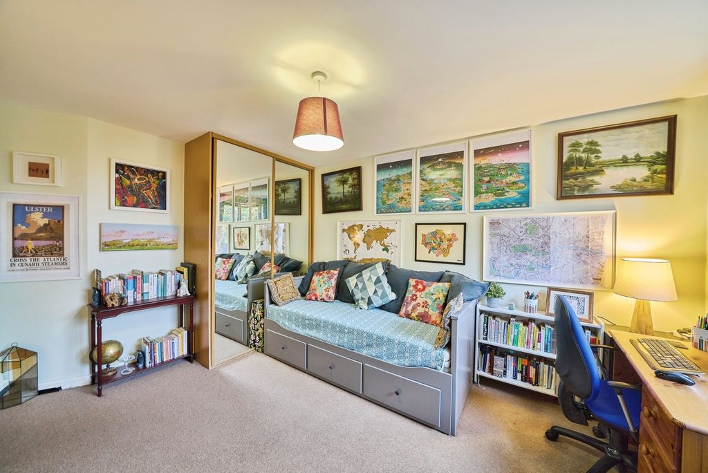 Property photo 3 of 17 Photo