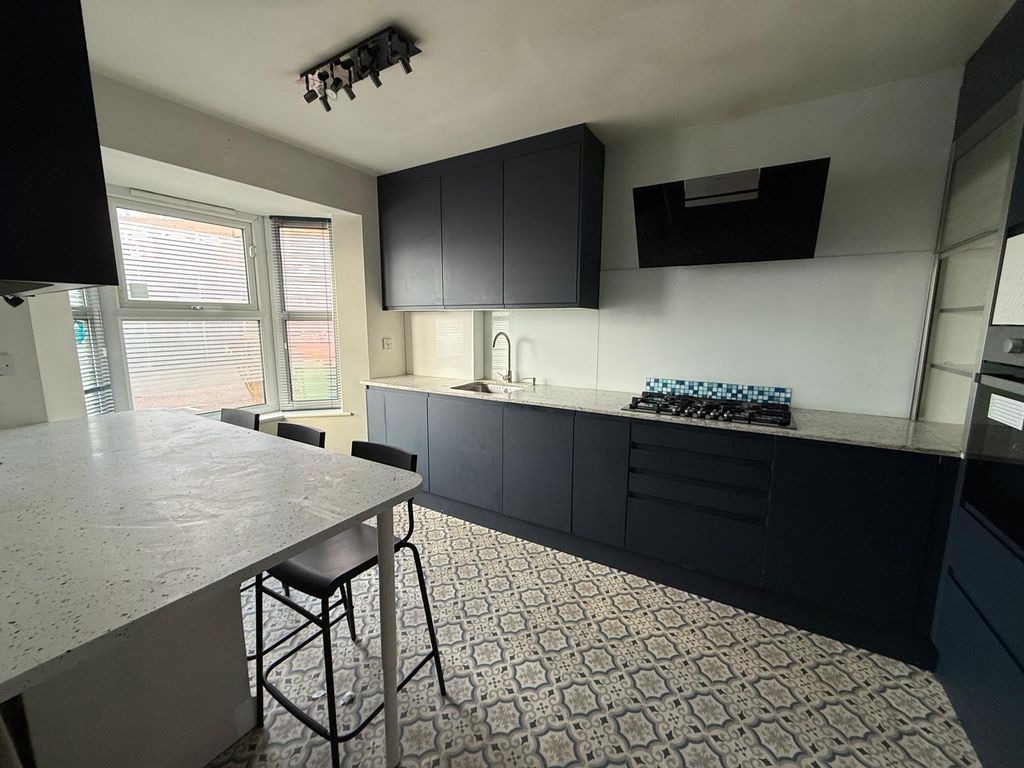 Property photo 3 of 18 Gallery