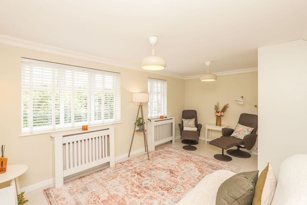 Property photo 3 of 24