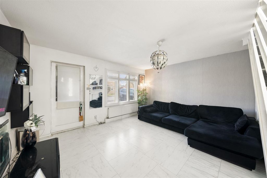 Property photo 2 of 14 1