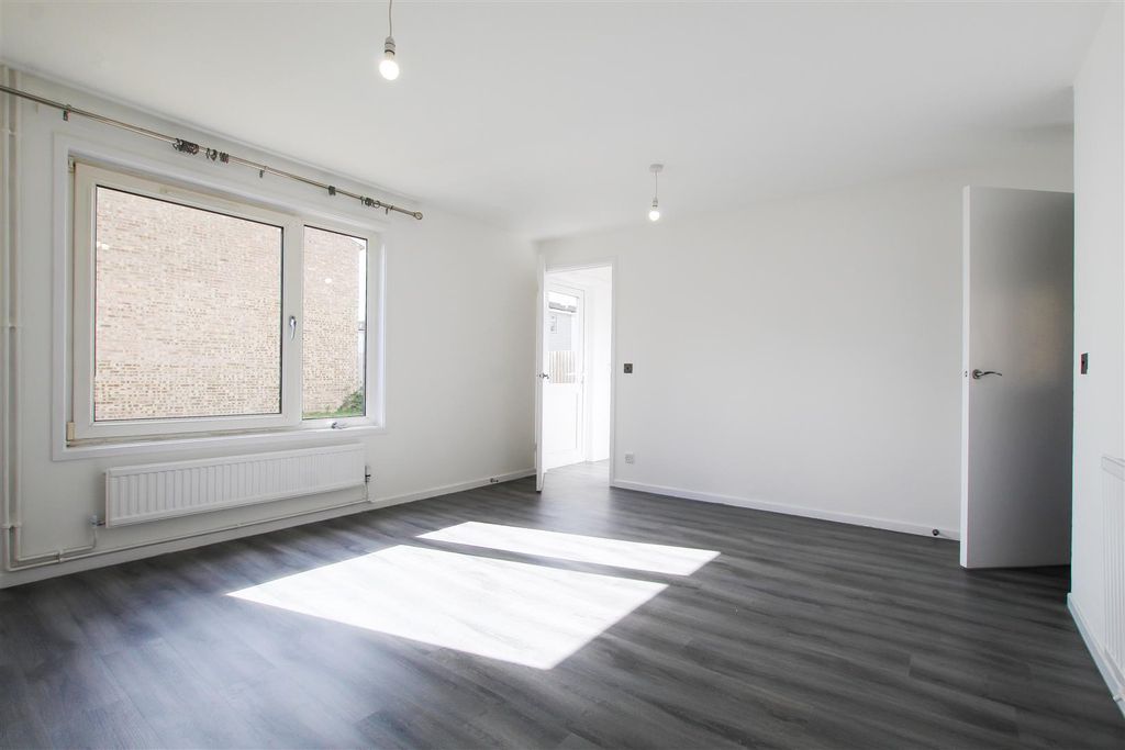 Property photo 3 of 16 Img_9884.Jpg