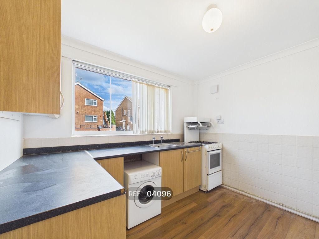 Property photo 2 of 11 Kitchen