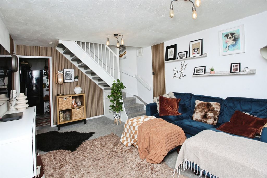 Property photo 2 of 14