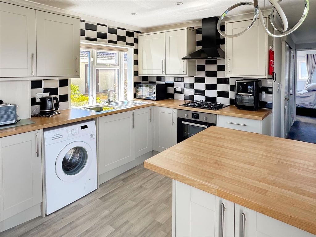 Property photo 3 of 11 Img_2895.Jpg