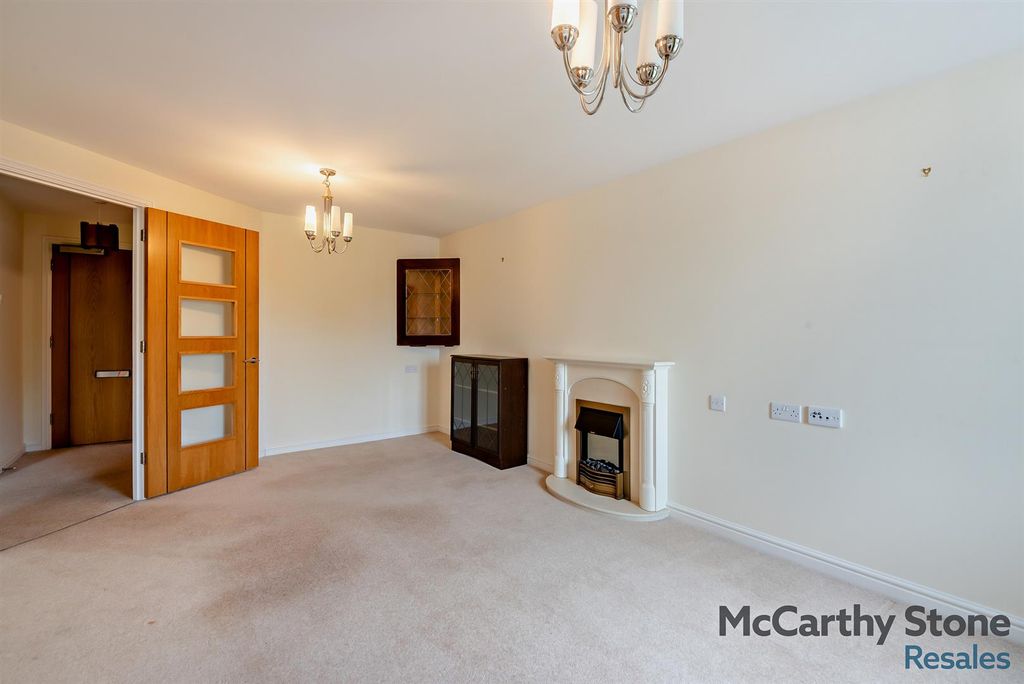 Property photo 3 of 26 8648023-Interior04-800.Jpg