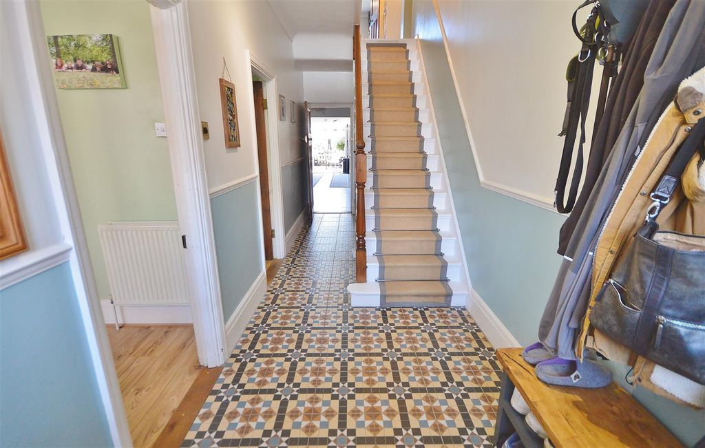 Property photo 3 of 16 Entrance Hallway