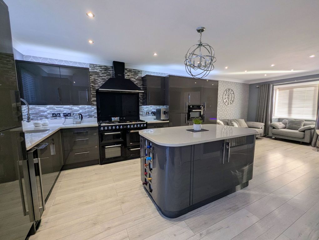 Property photo 2 of 29