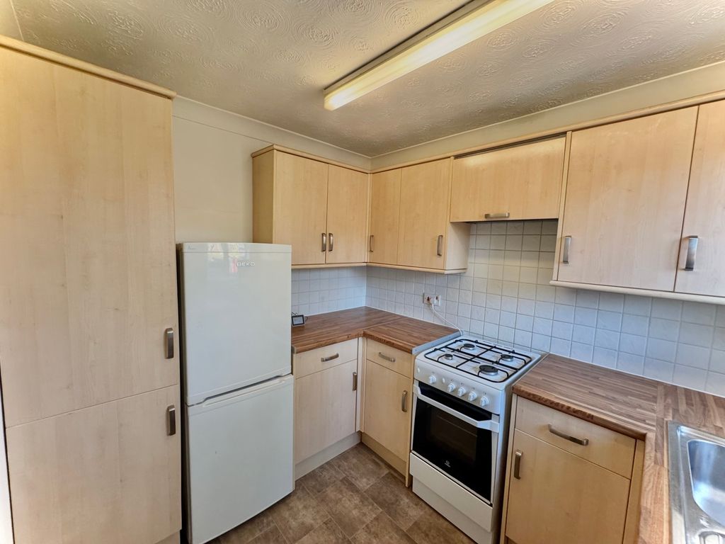 Property photo 3 of 9 Kitchen View 2