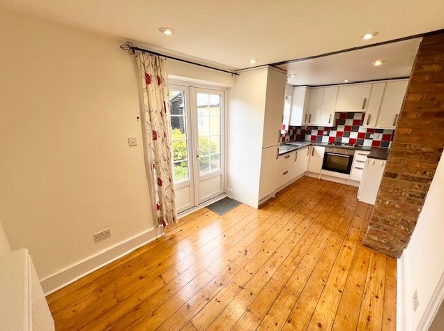 Property photo 3 of 21 Eat-In Kitchen