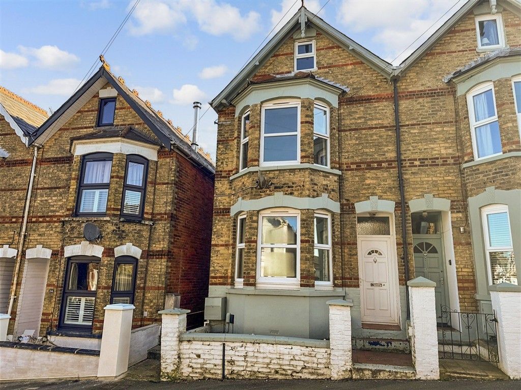 Property photo 1 of 8 Front