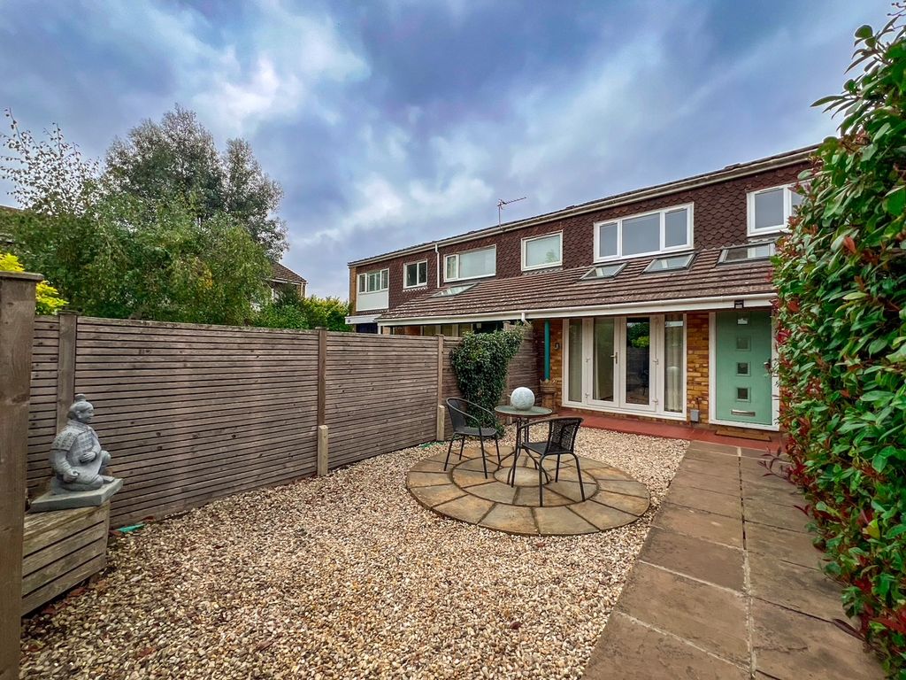 Property photo 2 of 40