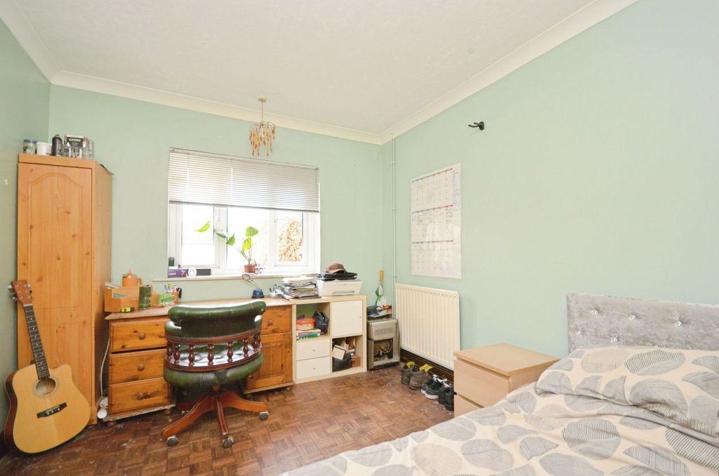 Property photo 3 of 12