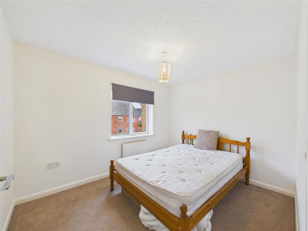 Property photo 3 of 13 Bedroom 2