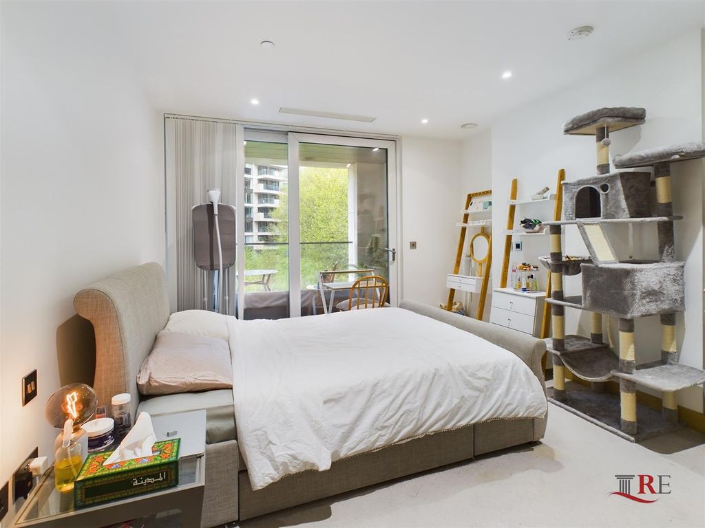 Property photo 2 of 12 Cam02489G0-Pr0050-Still001.Jpg