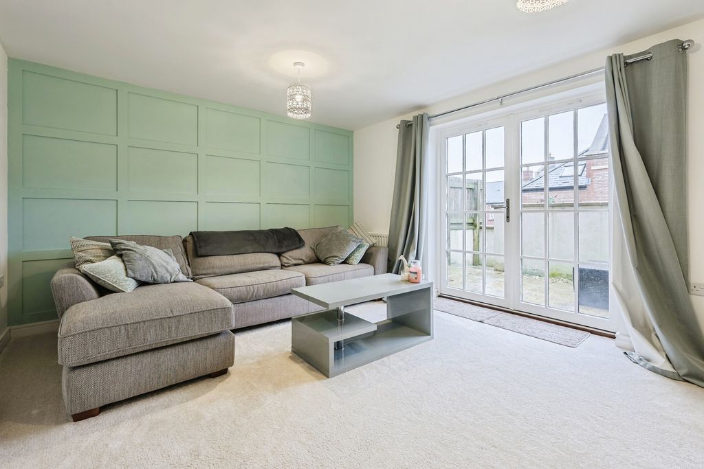 Property photo 2 of 19 Pbox-Img.Jpg