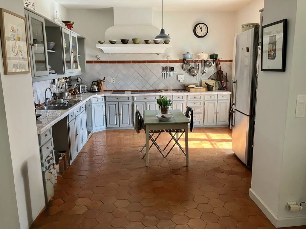 Property photo 3 of 37