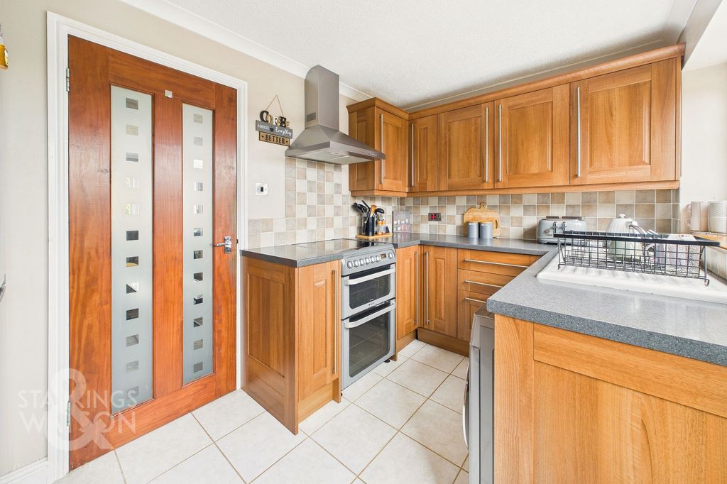 Property photo 3 of 18