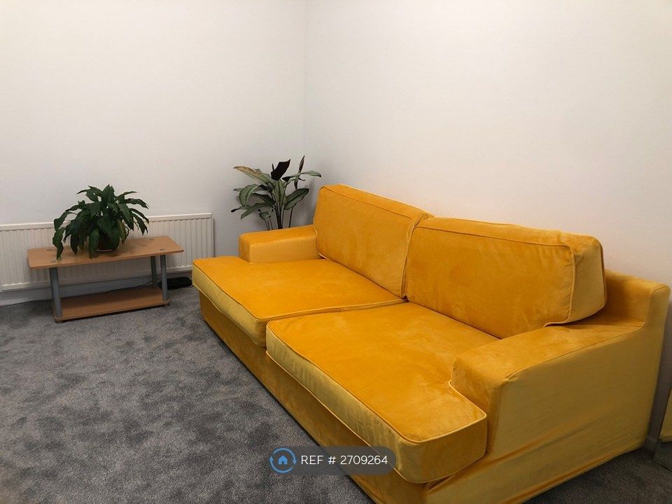 Property photo 3 of 21 Living Room