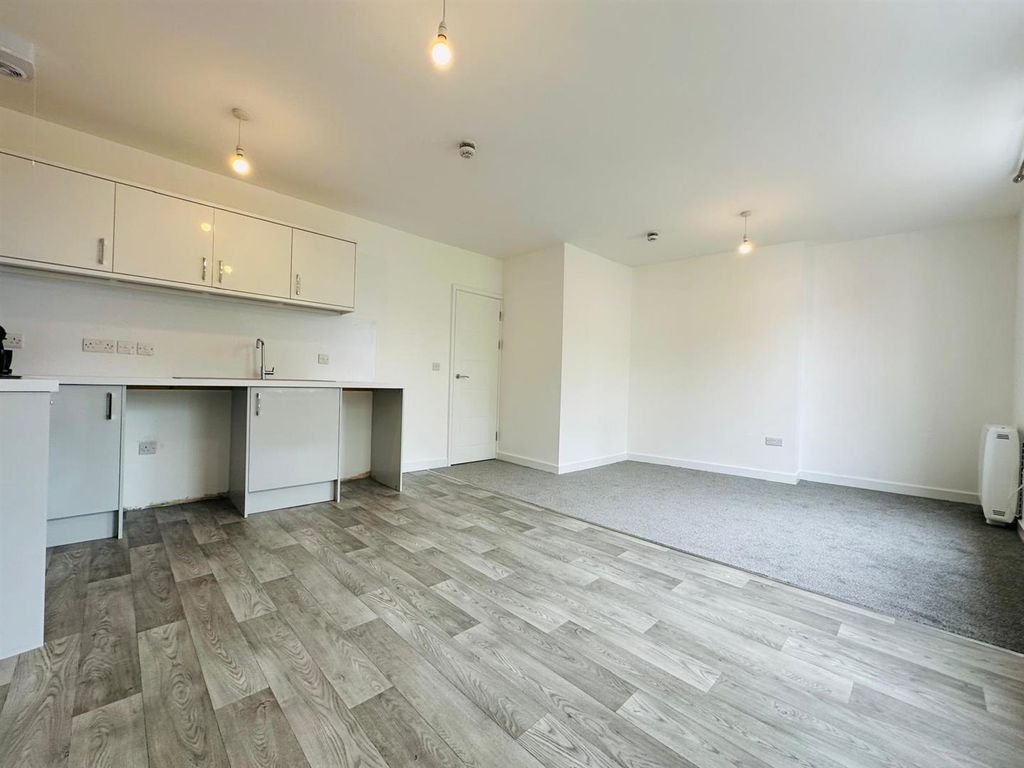 Property photo 3 of 7 Flat 3-2.Jpg