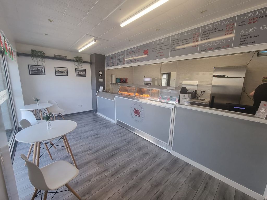 Property photo 2 of 6 Kitchen And Shop Fro