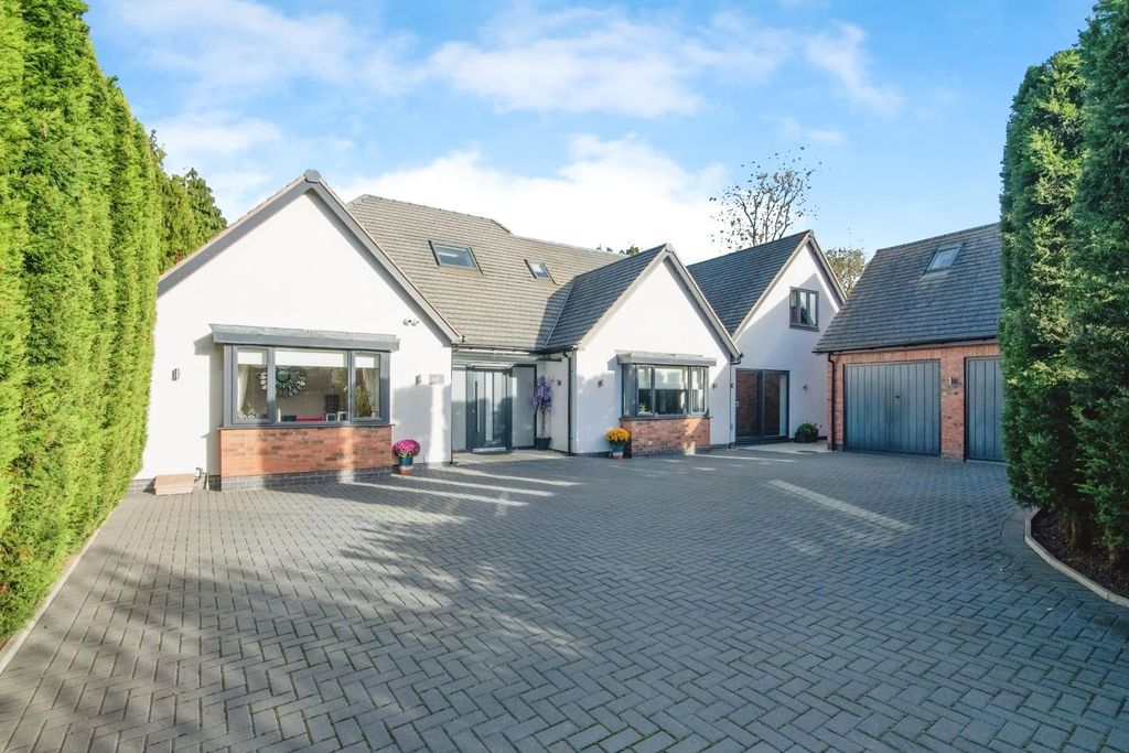 Property photo 1 of 48 Kenilworth-33.Jpg