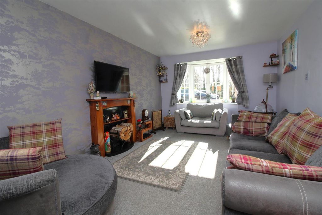 Property photo 3 of 19 Living Room 1.Jpg