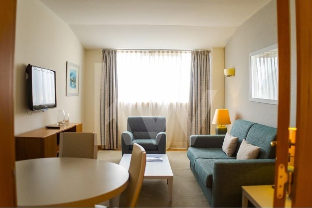 Property photo 1 of 24 Luxury 2-Room Flat, 13th Floor, Rua Castilho, Altis Suites, Near Avenida Da Liberdade