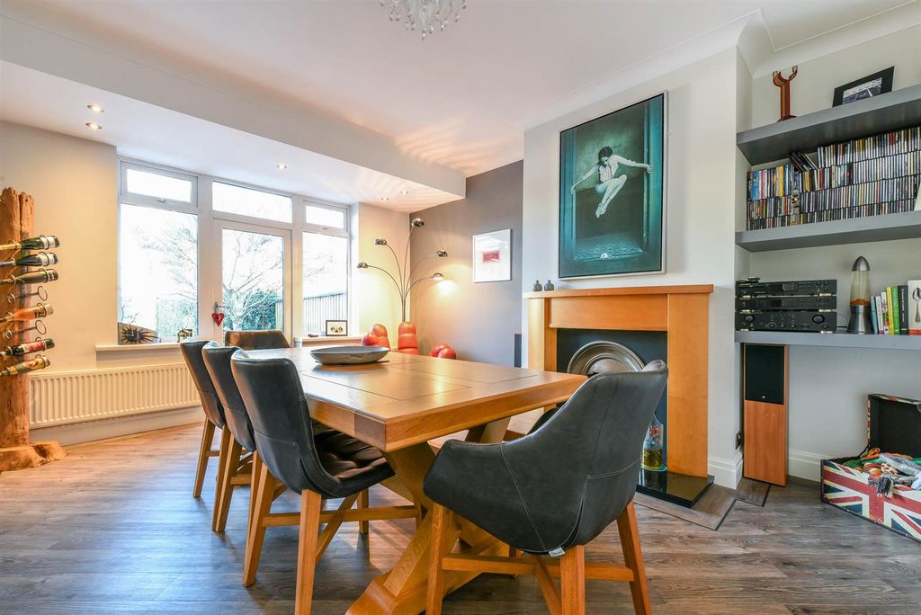 Property photo 3 of 27 Dining Room