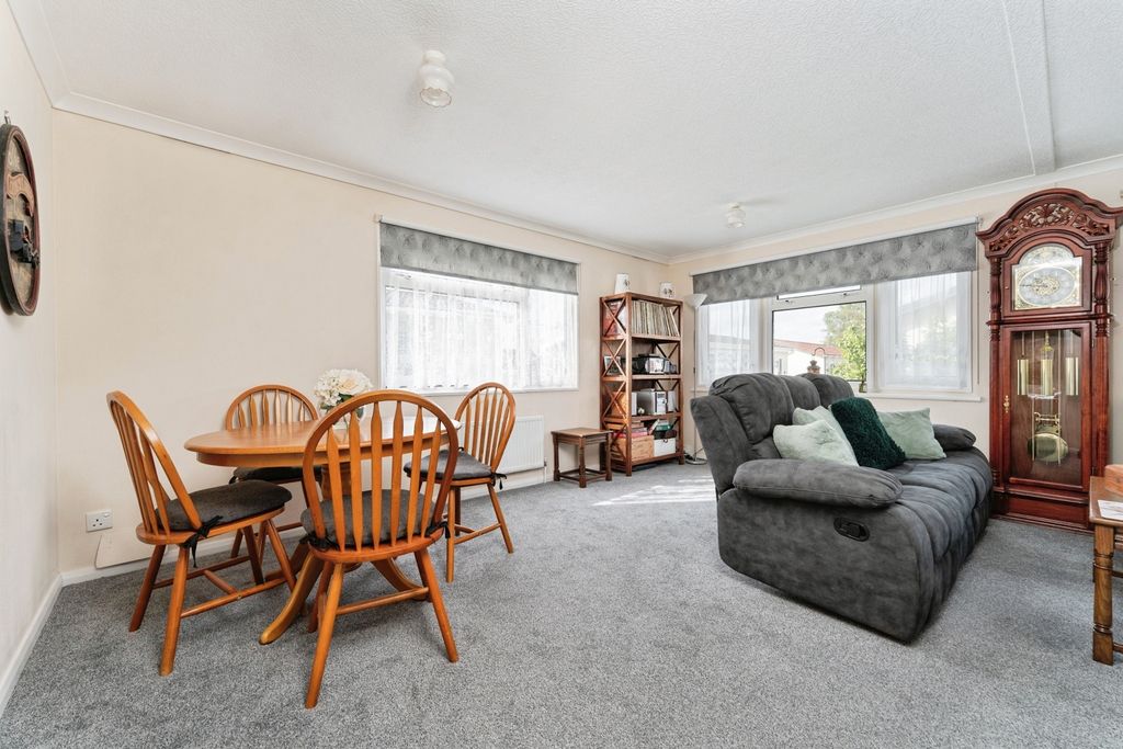Property photo 3 of 14 Pbox-Img.Jpg