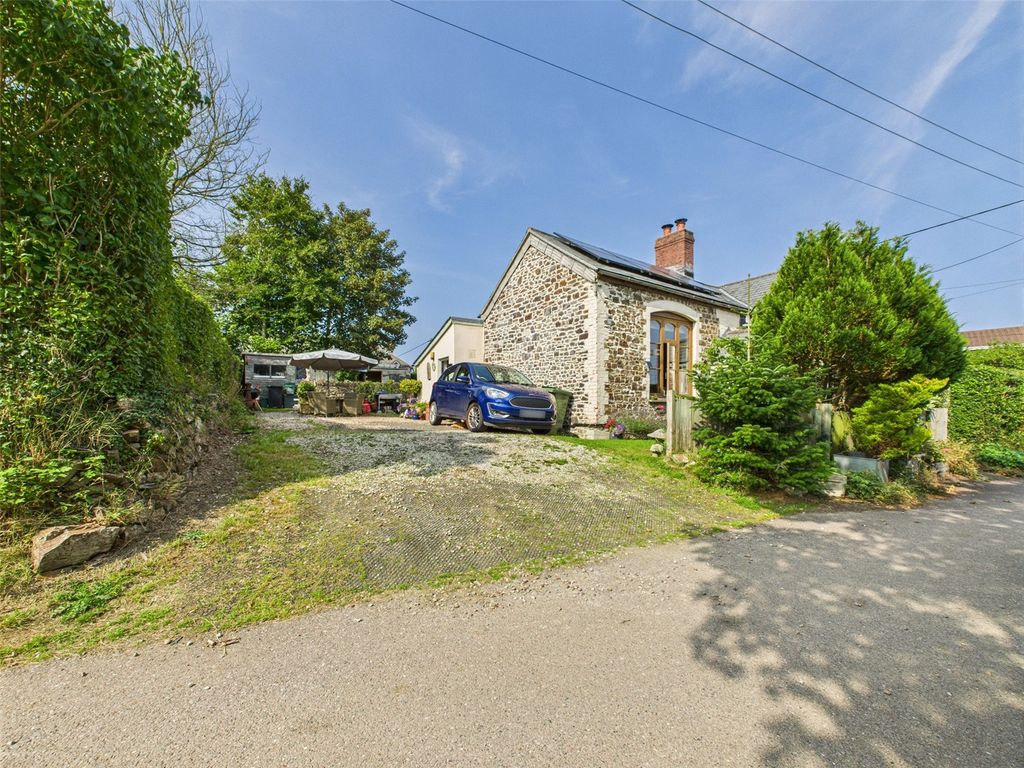 Property photo 3 of 33 Picture No. 02