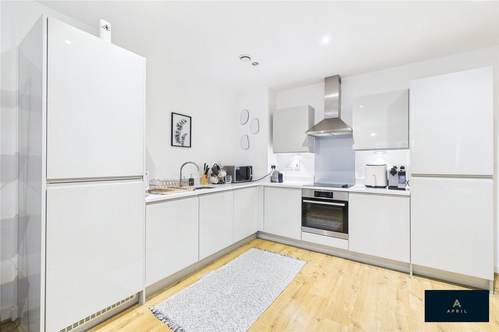 Property photo 2 of 34 Picture No. 31