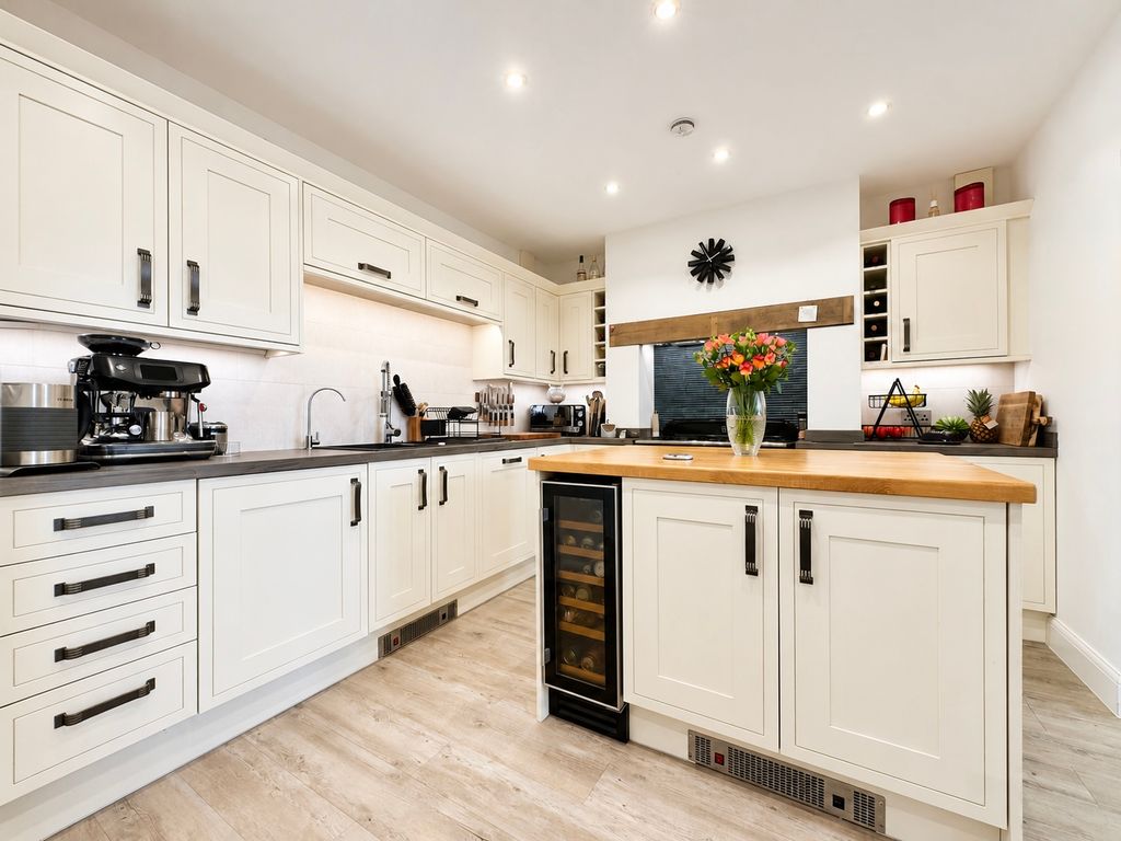 Property photo 2 of 25 Deal. Estate Agents