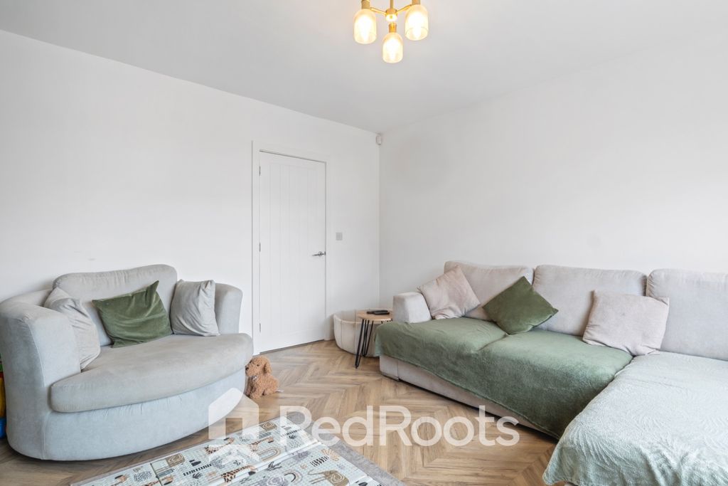 Property photo 3 of 22 4468063