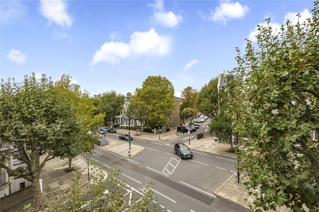 Property photo 2 of 11 Picture No. 13