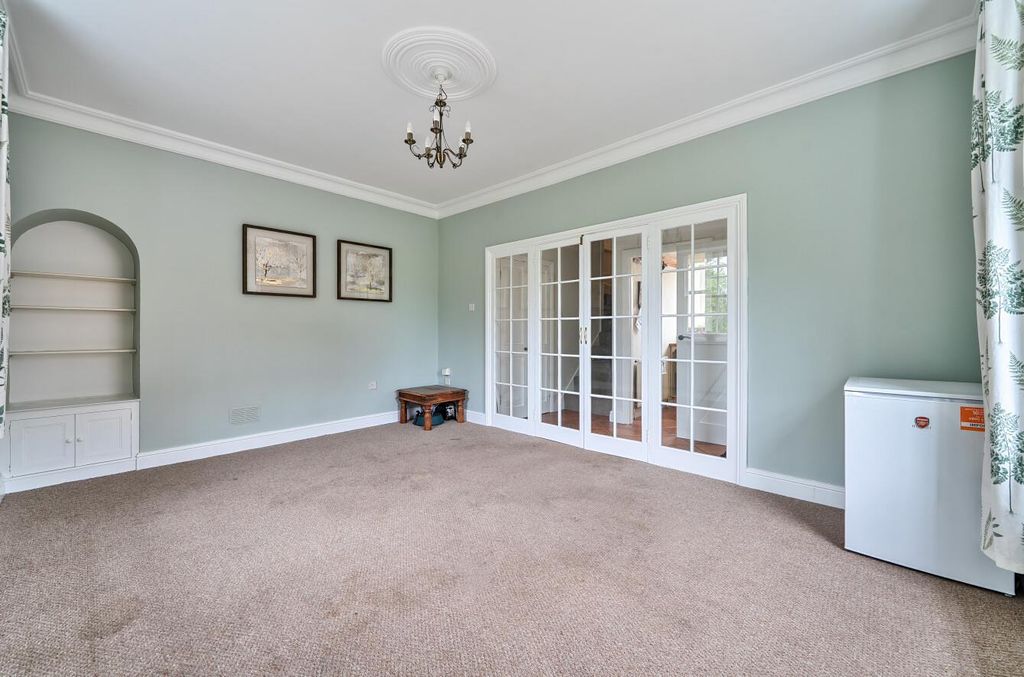 Property photo 3 of 10 Living Room