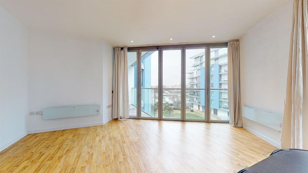 Property photo 3 of 14 63F36F920c7d5714F2E7377c_d73ce28E9Aab9Edab10Fe869B