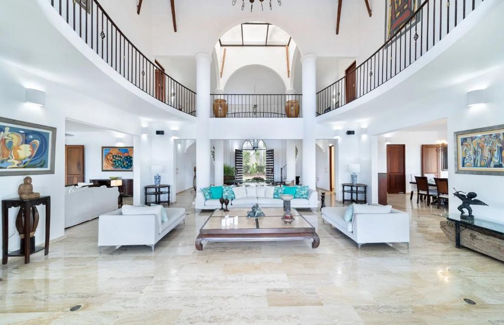 Property photo 3 of 14