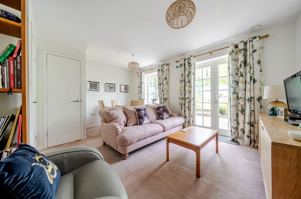 Property photo 3 of 9