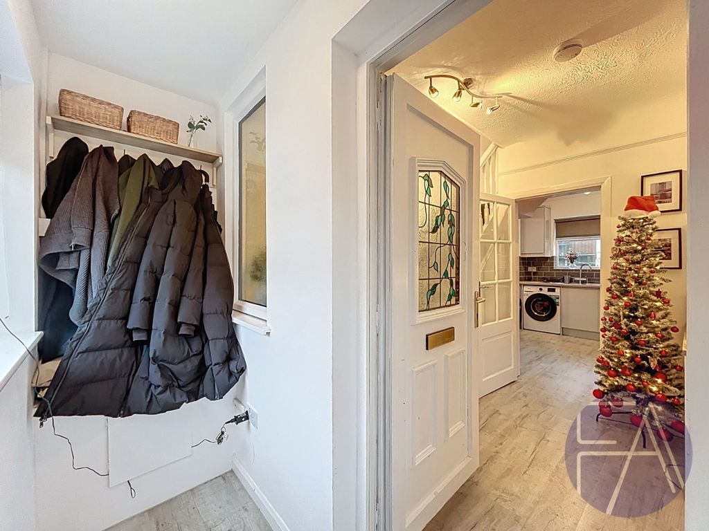 Property photo 2 of 16 4755723