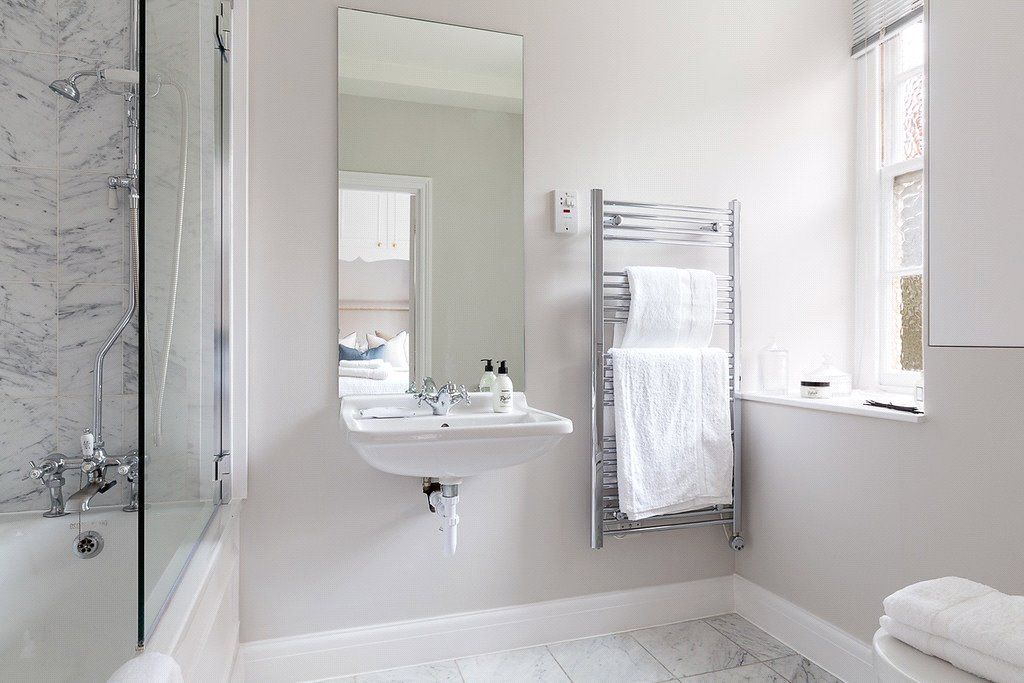 Property photo 3 of 8 Bathroom