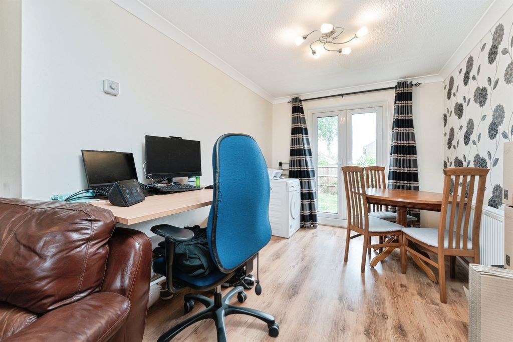 Property photo 3 of 16
