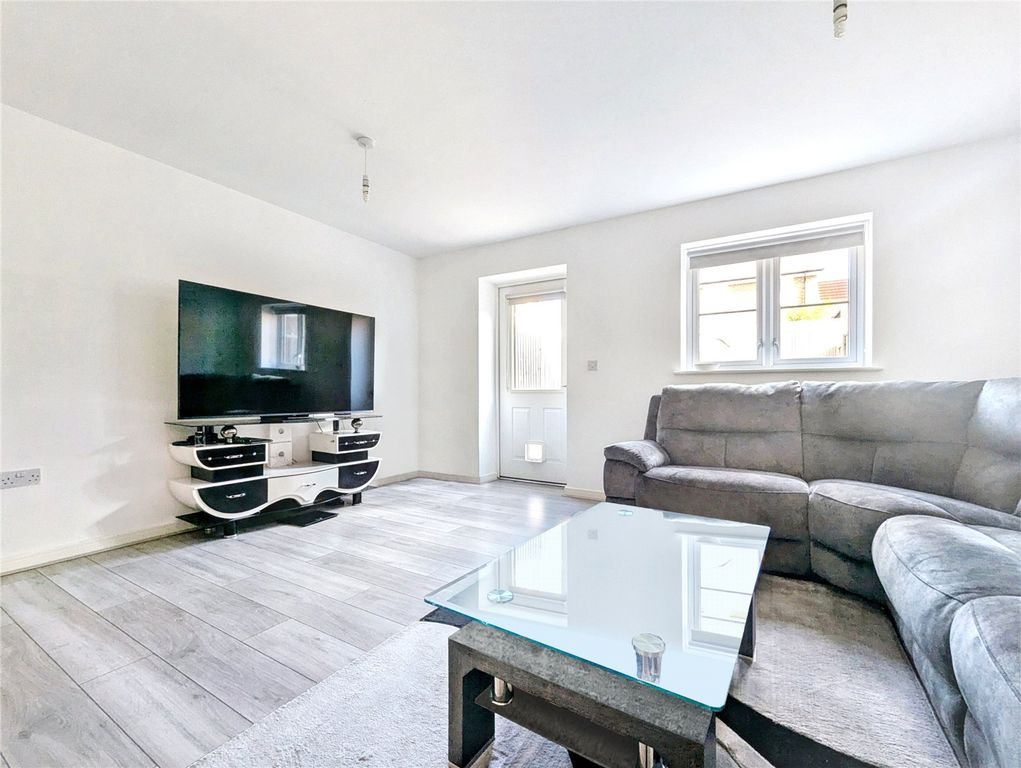 Property photo 3 of 14 Picture No. 01